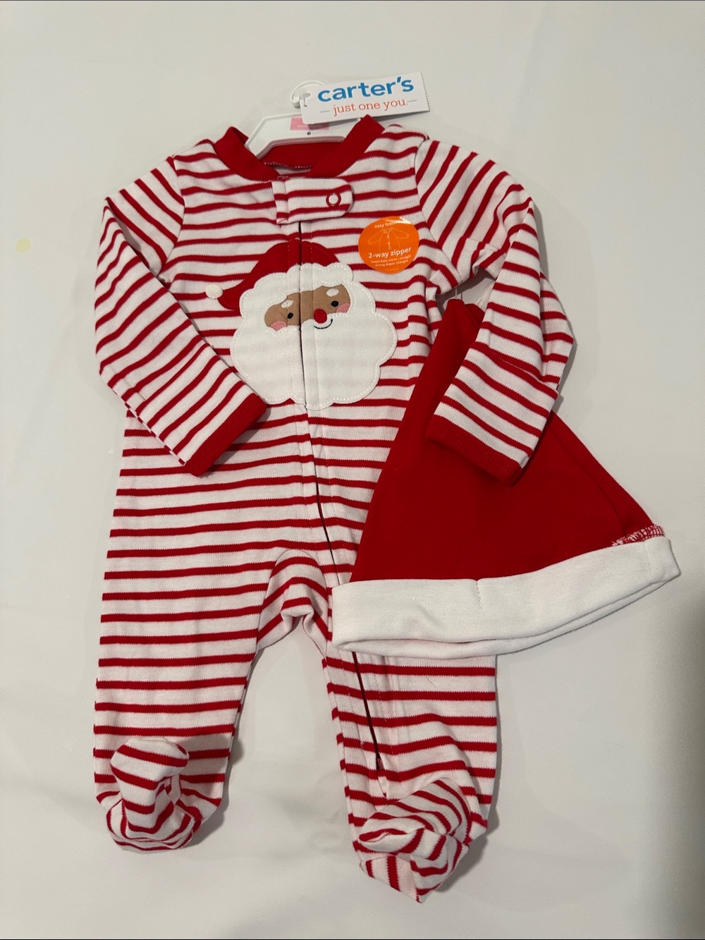 NWT Newborn Carter’s Christmas boy or girl onesie long sleeve Santa hat
